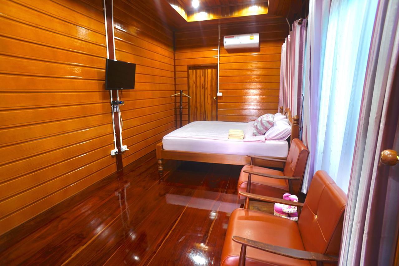 Bansuwan Homestay Amphawa Exterior photo